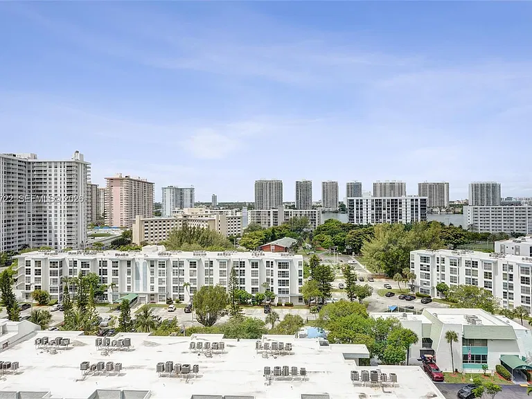 17555 Atlantic Blvd #1202 — Photo 37