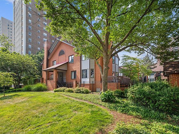 2nd image of 4444 Lindell Blvd APT 2