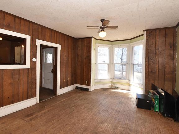 5th image of 533 East Main STREET