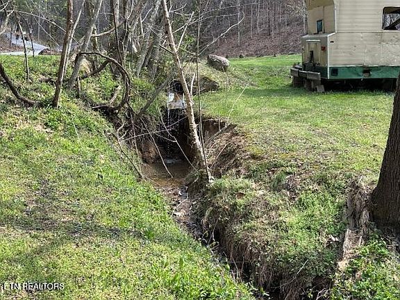 5th image of 1069 Bryan View Rd