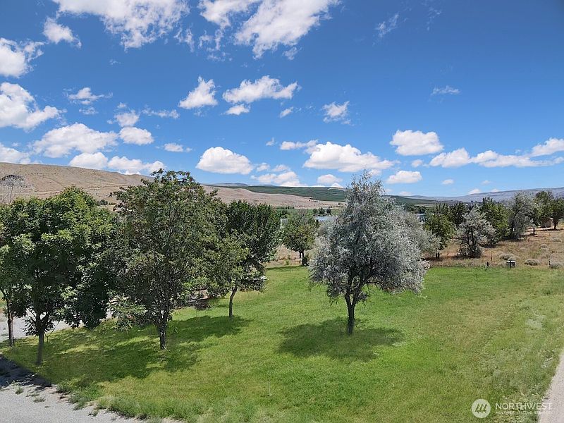 3rd image of 306 Monse River Road