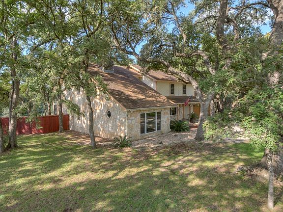 3rd image of 131 Oak View Ct