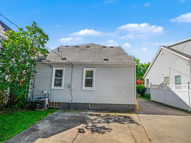 1539 Cole Street - Rear/Backyard