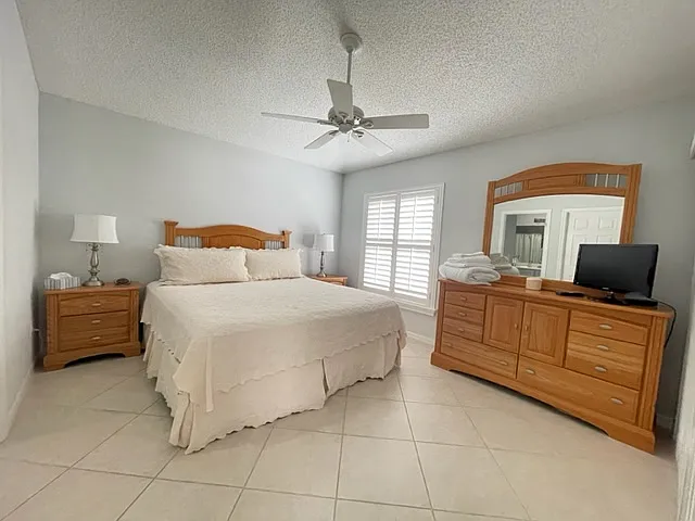 2909 Meadow Lawn Ln — Photo 9
