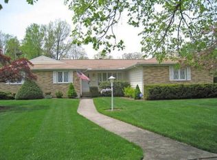 7806 Valley Villas Dr, Parma, OH 44130