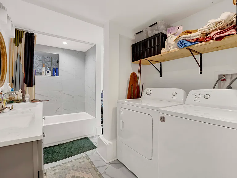 1140 N Winchester Ave #1F — Photo 13
