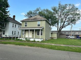 121 5th St NW, New Philadelphia, OH 44663