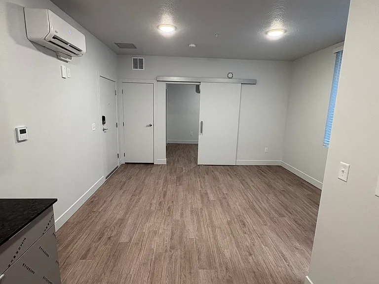 Studio Square — Photo 44