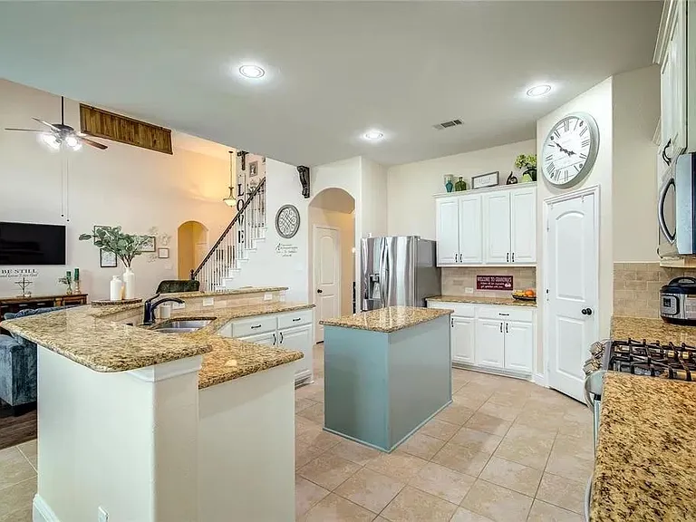 309 Midnight Dr — Photo 13