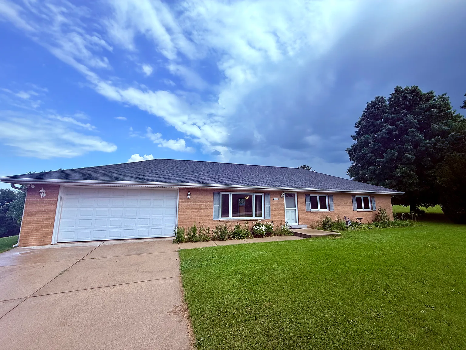 3 bed, 1800 sqft, $2,800 — Photo 1