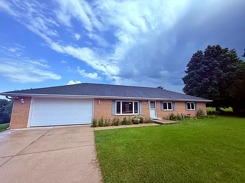 W249S7860 Center Dr Photo 1