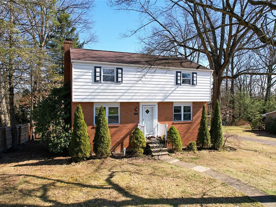 1st image of 131 White Oak Dr