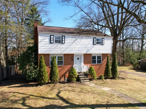 131 White Oak Dr, Butler, PA 16001