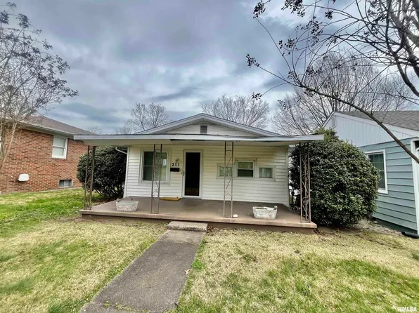 211 E 11th St, Metropolis, IL 62960