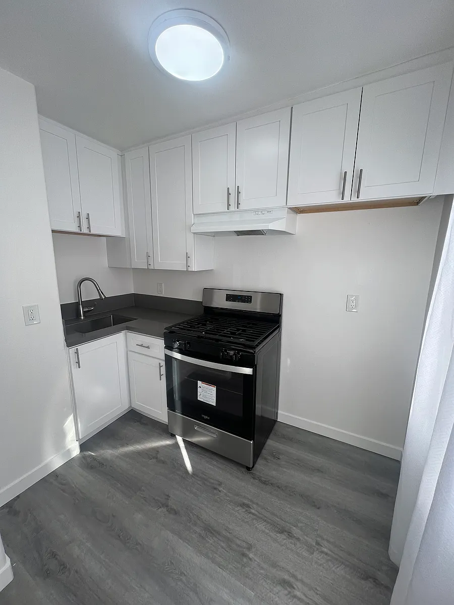 Building Photo - 637 McDonnell Ave #637B