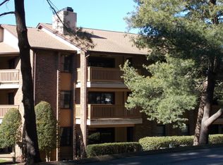 123 Hillsboro Pl, Nashville, TN 37215