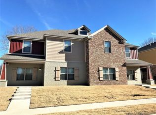 1346 N Corsica Dr, Fayetteville, AR 72704