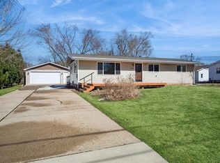 5685 NW 57th Ave, Johnston, IA 50131