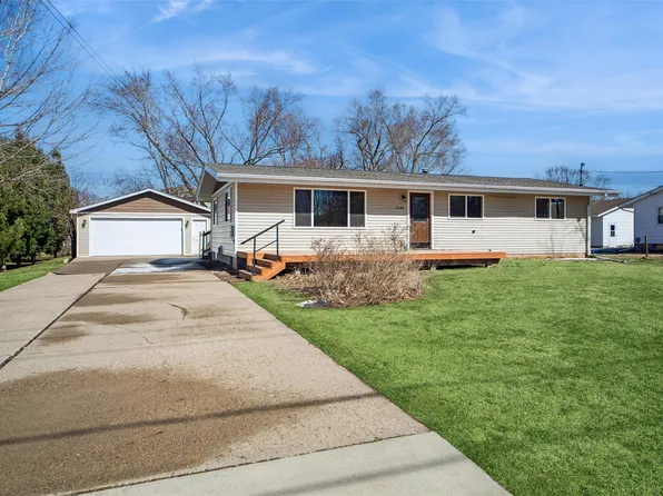 5685 NW 57th Ave, Johnston, IA 50131