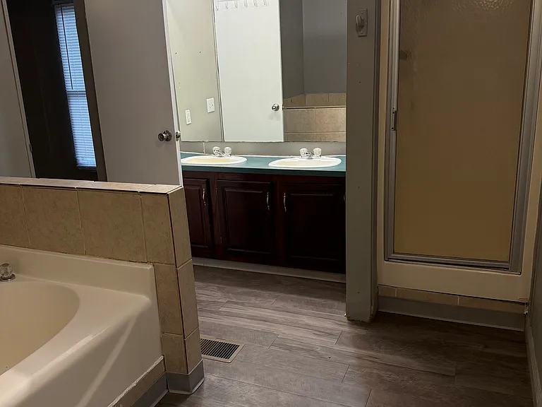 9801 Elderberry Trl — Photo 13