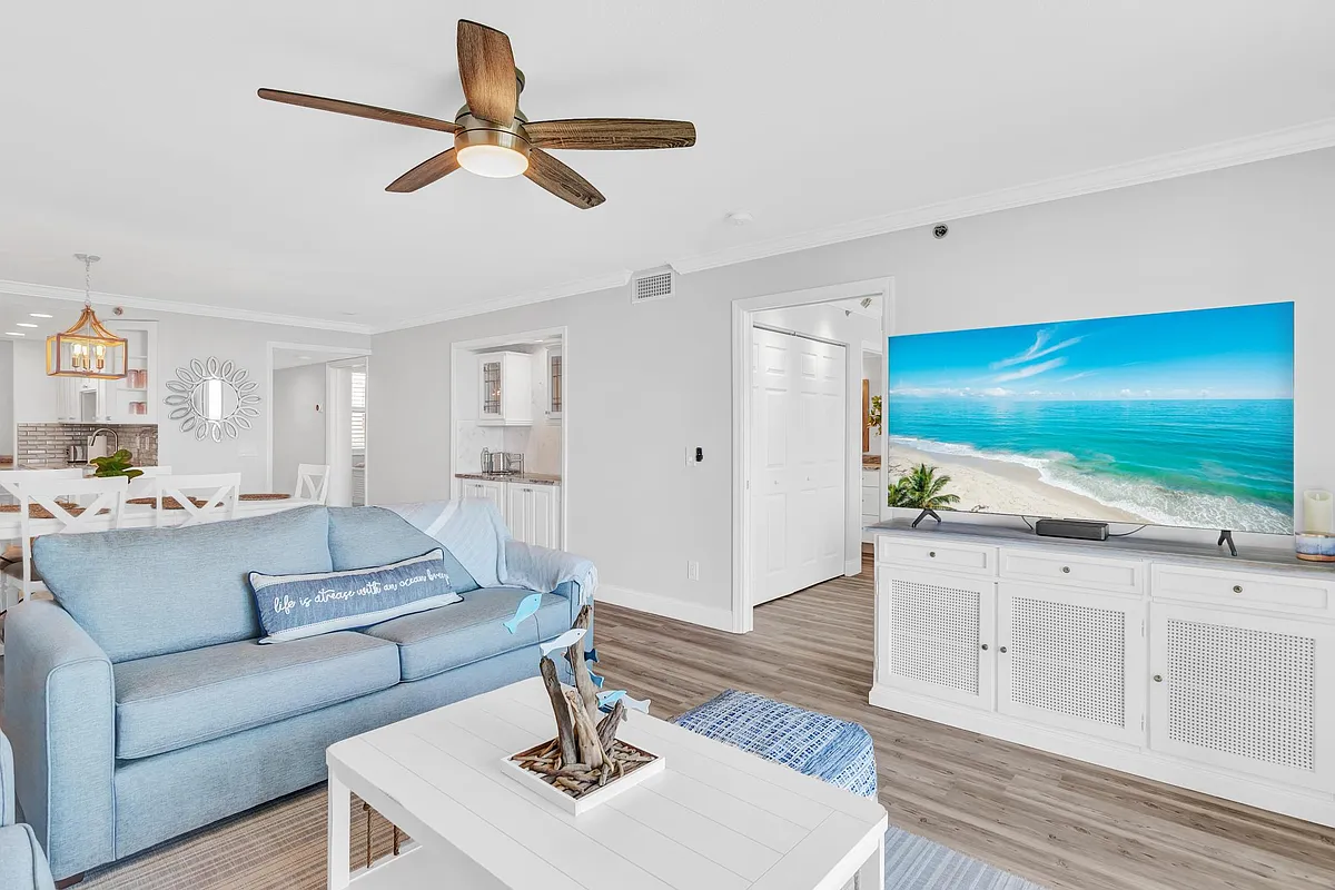 Building Photo - 5055 N Highway A1A #404