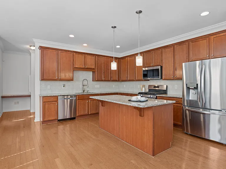 729 Lake Artesia Ln — Photo 16