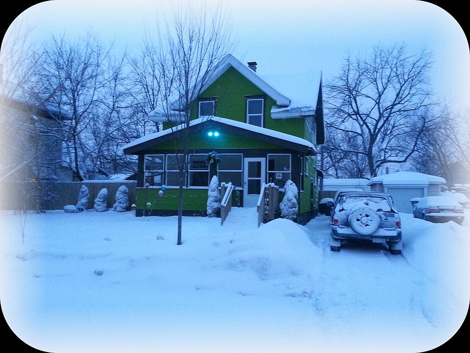 2nd image of 722 20th Ave NE