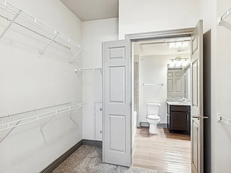 Walk in Closet