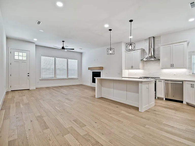 502 W Persimmon St — Photo 10