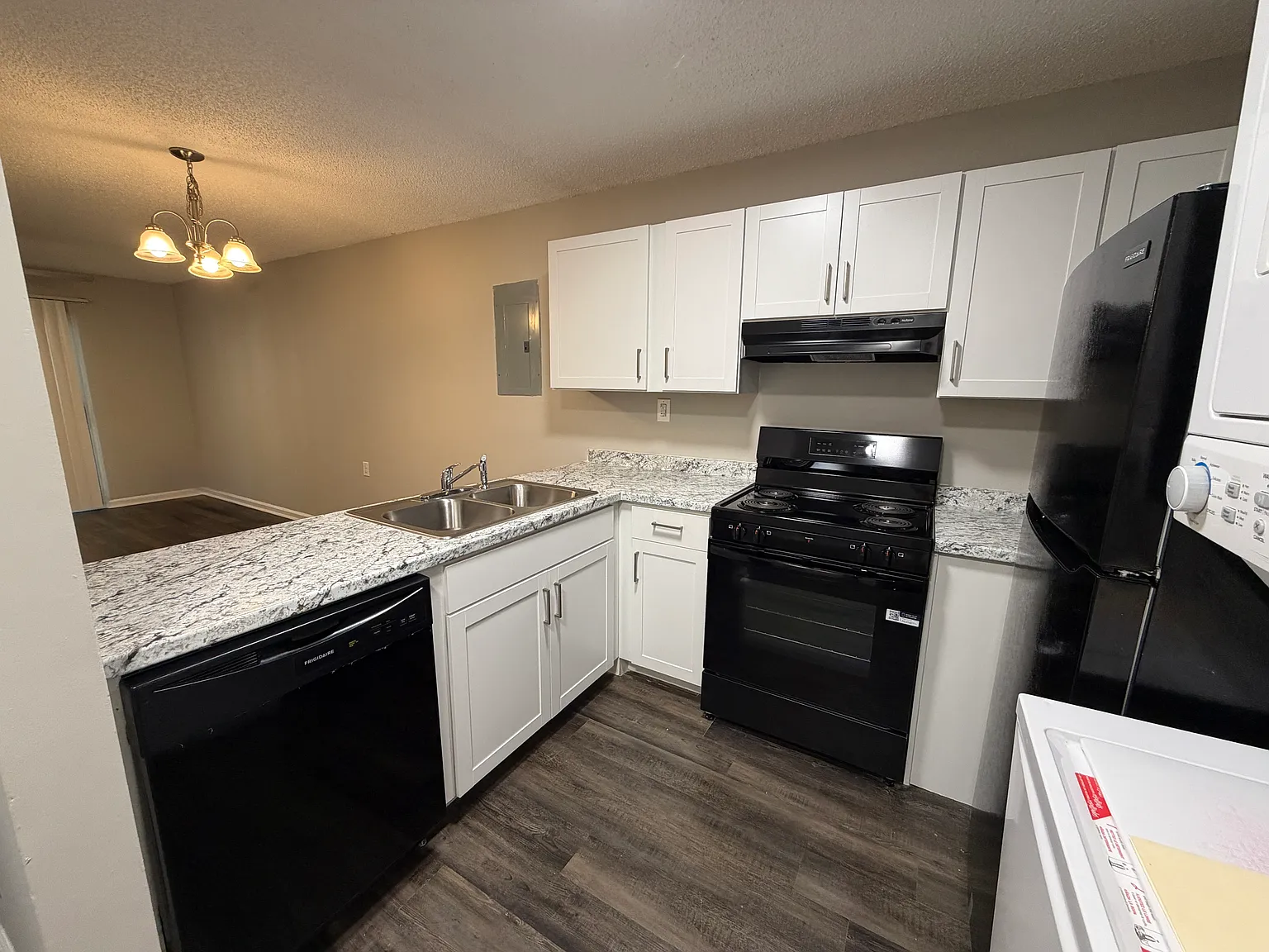 2 bed, 850 sqft, $1,235 — Photo 1