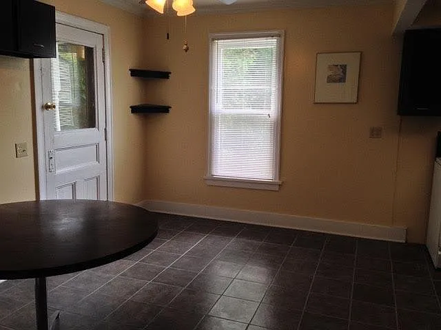 429 Castle St #HOUSE — Photo 3