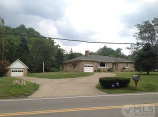 513 Middle Creek Rd, Triadelphia, WV 26059
