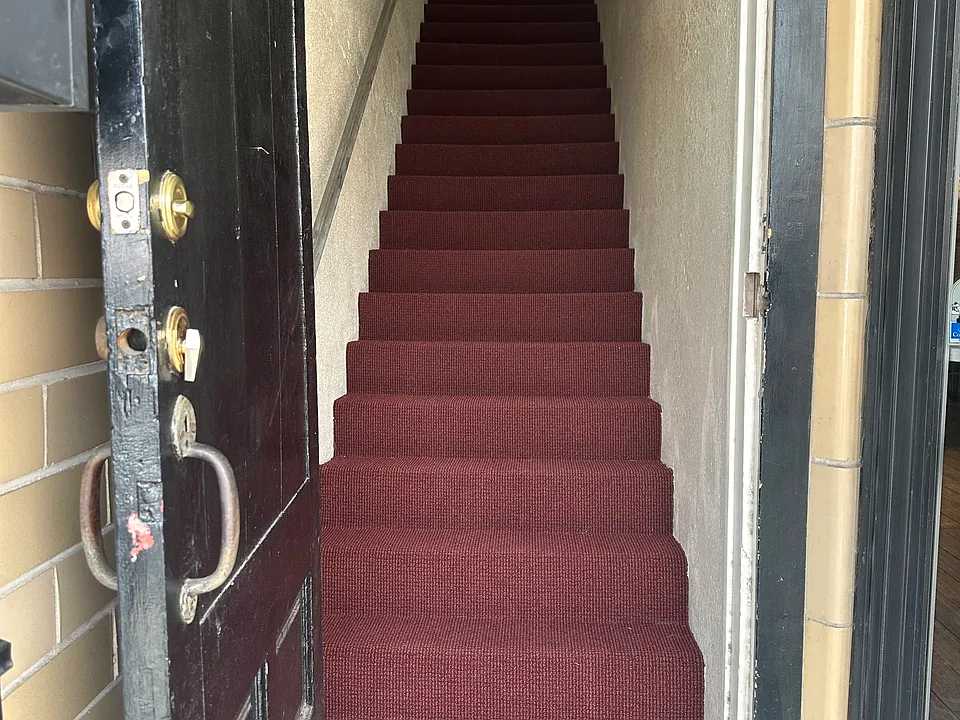 Stairs, not Handicap accessible, New Carpet