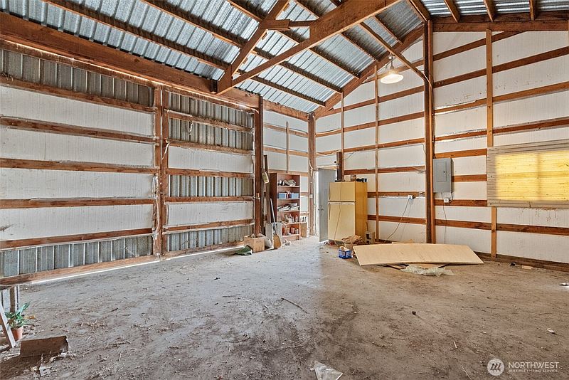 5th image of 5099 E Road NW