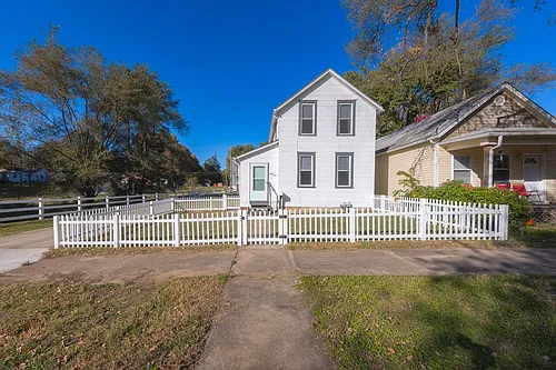 840 Pottawatomie St Photo 1