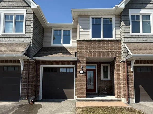 13 Merrill St, Ottawa, ON K2S 2M8