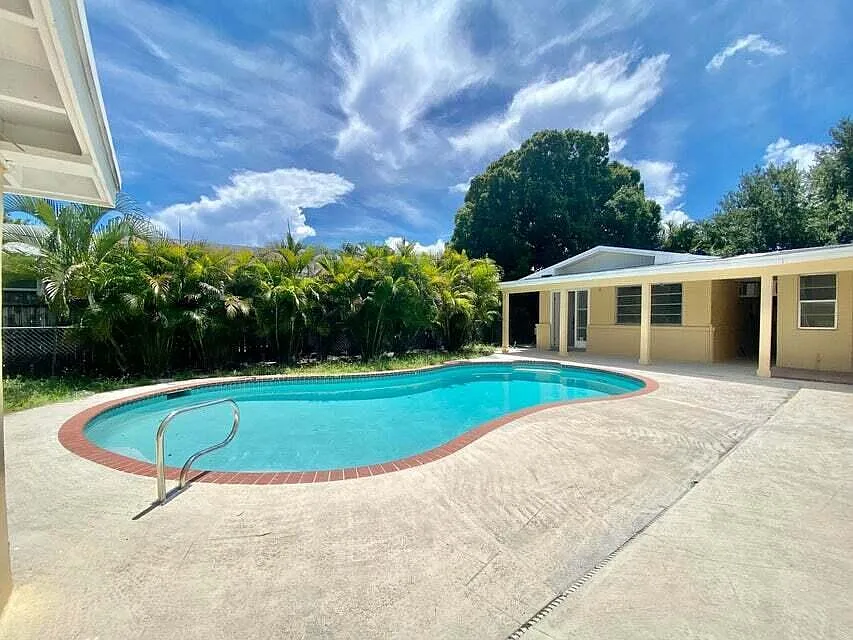 1 bed, 1.0 bath, 650 sqft, $1,650 — Photo 2