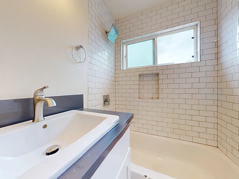 1025 W 46th St #1025 — Photo 8