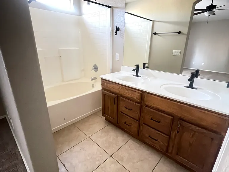 18213 N 147th Dr — Photo 16