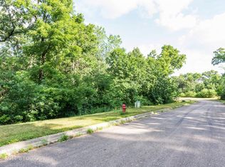 1670 Airdrie Ln, Hoffman Estates, IL 60192