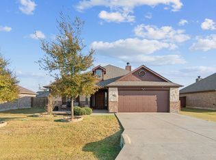 105 Cherry Point Dr, Palmer, TX 75152