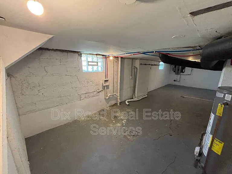 3701 Iona Ave — Photo 24