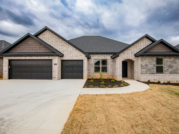 304 Doral Dr, Cave Springs, AR 72718