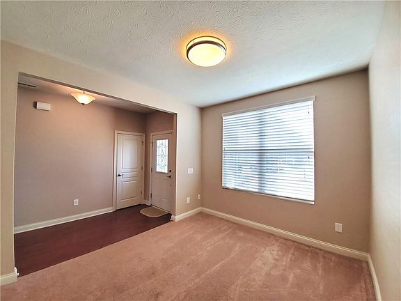 4th image of 4017 Amaryllis Dr