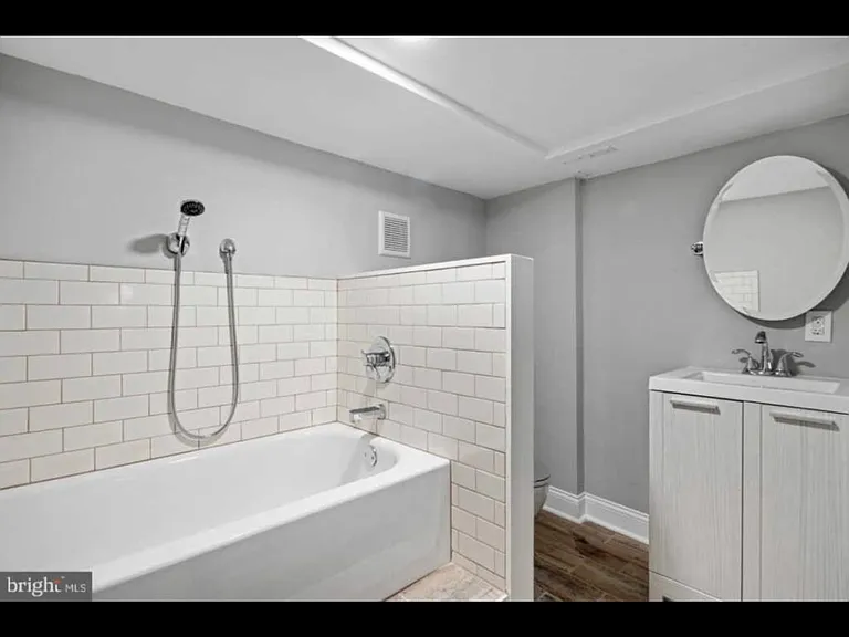 1439 S Etting St — Photo 13