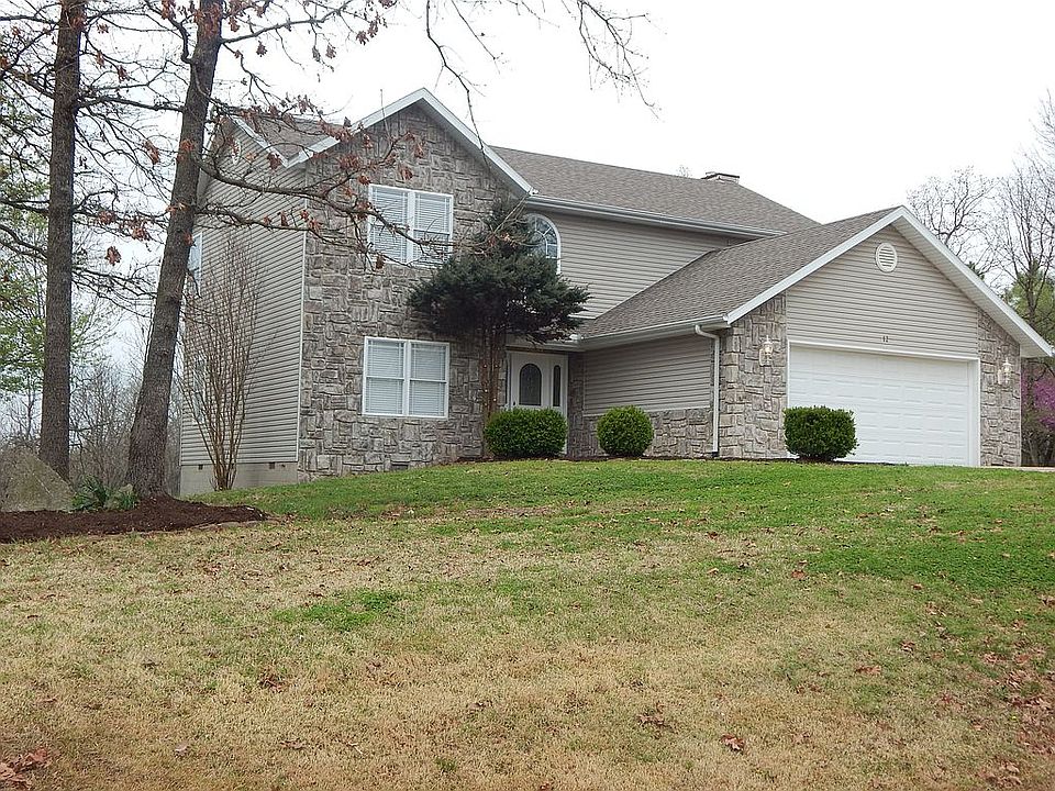 1st image of 12 Damerham Ln