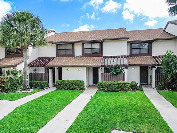 2nd image of 4381 Carambola Circle