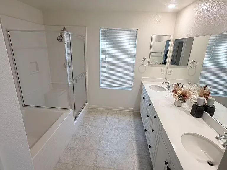 4744 S Bresse Paseo — Photo 9
