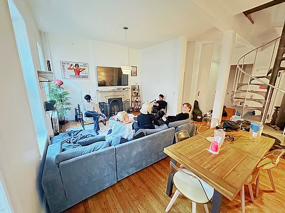 3rd image of 454 W 25th St APT 1