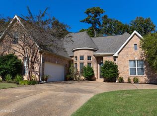 2121 Whitney Oaks Dr, Ocean Springs, MS 39564